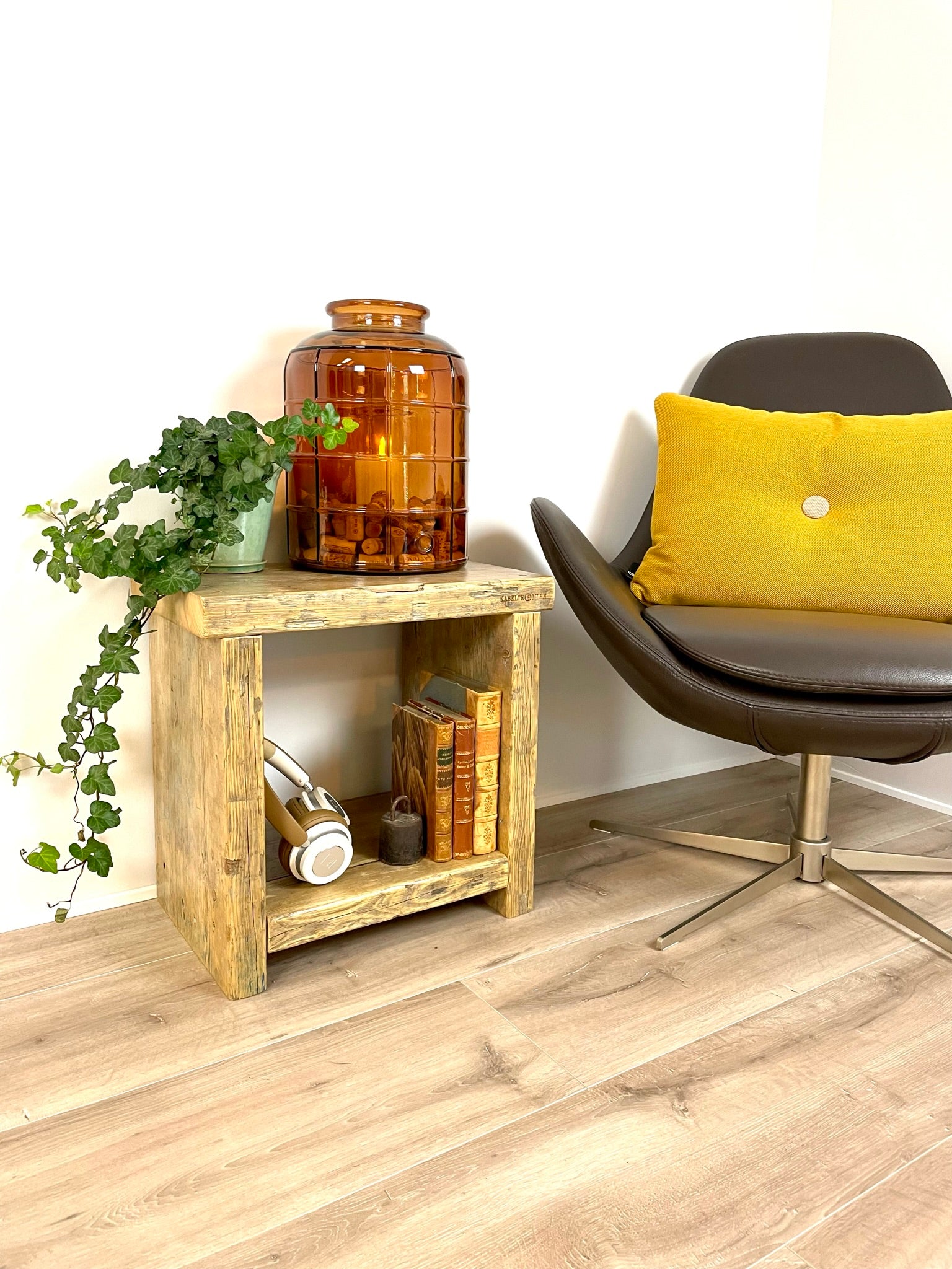 Emma Sidebord Genbrugstræ  Sofa Side Bord