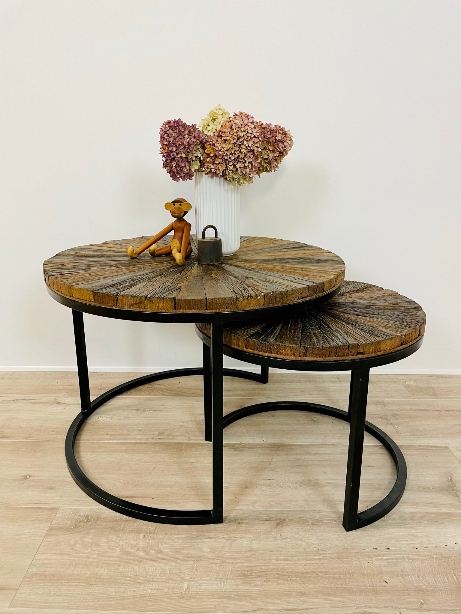 Luc Indskudsbord i Genbrugstræ - Elegant Sofa Sidebord