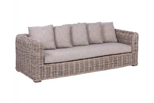 Kubu Sofa i Naturrattan med Sandfarvede Hynder – Tilbud!